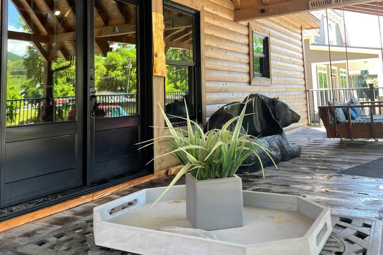 פיג'ן פורג' Riverfront Cabin With Hot Tub - 3 Miles To Dollywood מראה חיצוני תמונה
