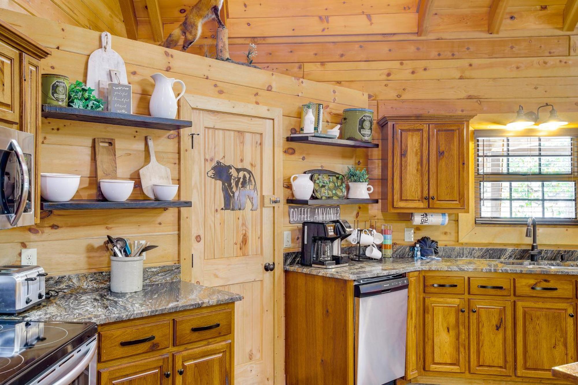 פיג'ן פורג' Riverfront Cabin With Hot Tub - 3 Miles To Dollywood מראה חיצוני תמונה