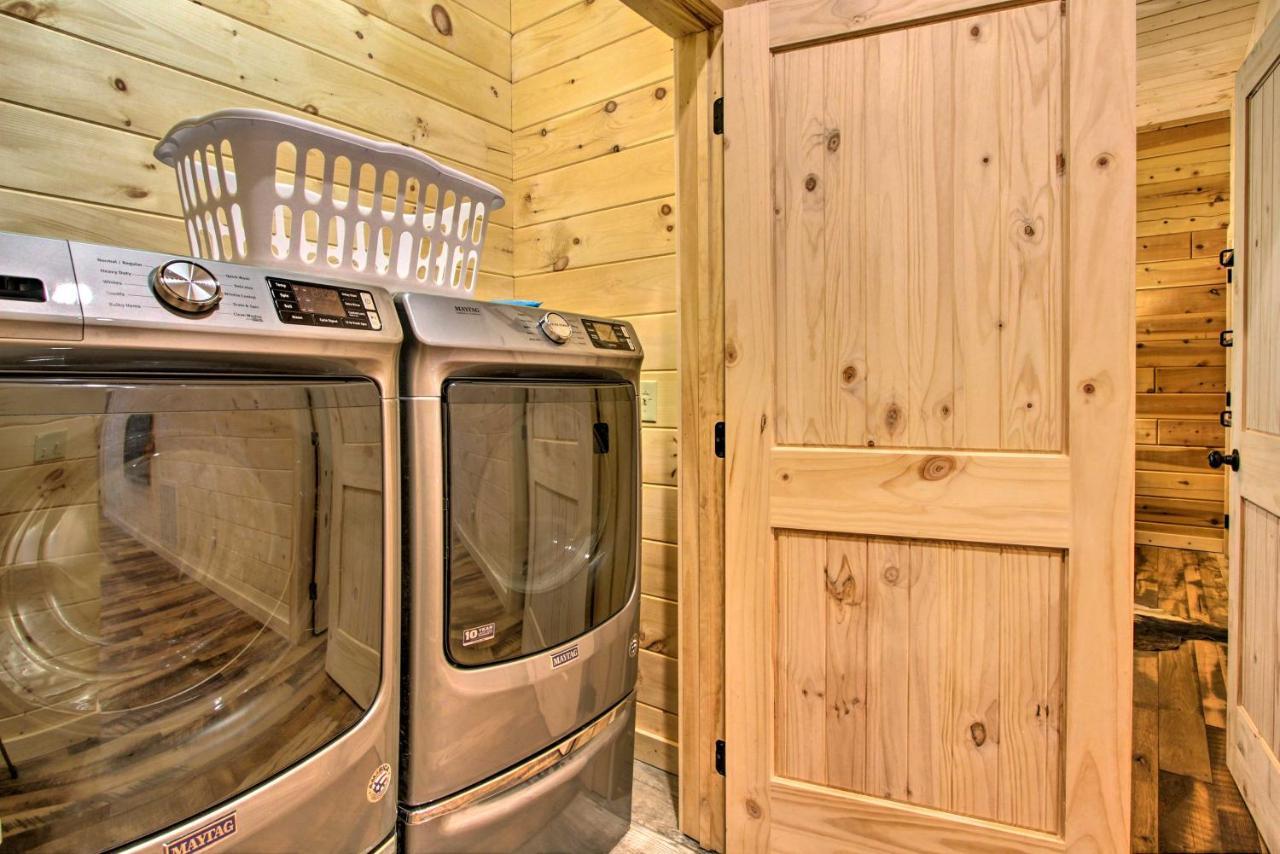 פיג'ן פורג' Riverfront Cabin With Hot Tub - 3 Miles To Dollywood מראה חיצוני תמונה